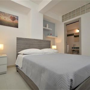MADAGÌ Beachfront Apartments